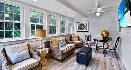 East Beach • 4 Houses to Ocean • Dog Friendly • Fenced Backyard