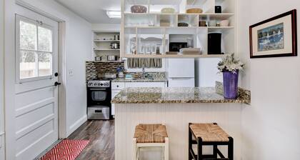 East Beach Bungalow • Dog Friendly • Best Deal on St. Simons