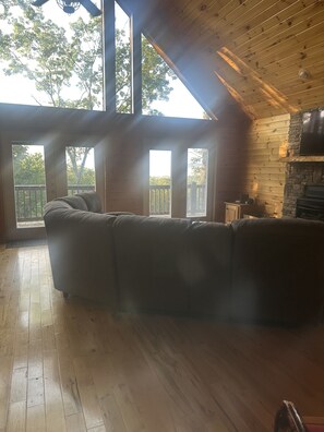 Smart TV, fireplace, video games, books - Mountain Home with Views for Miles!!! (Murphy)