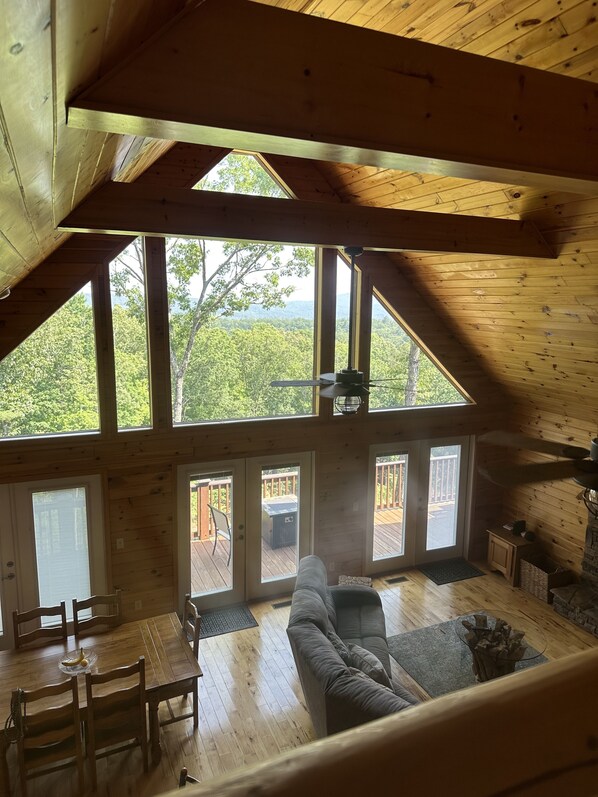 Smart TV, fireplace, video games, books - Mountain Home with Views for Miles!!! (Murphy)