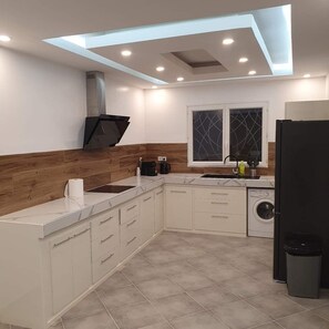 Microwave, oven, stovetop, blender