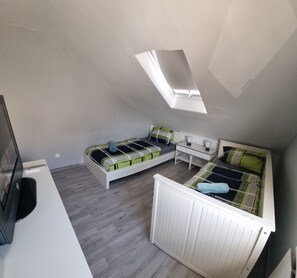 3 bedrooms, iron/ironing board, WiFi, bed sheets - Monteurzimmer Gelnhausen, Ferienwohnung, Auch für Große Gruppen, Nähe Frankfurt (Gelnhausen)