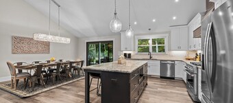 Stunning Home, conveniently located in Raleigh