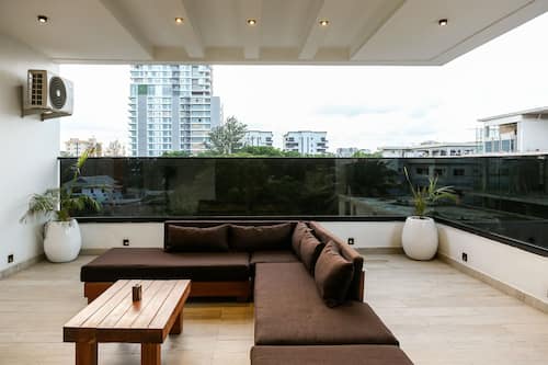 City Apartment, 3 Bedrooms, Private Pool, City View | Terrace/patio