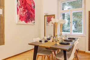 Dining - TheGallery Suiten (München)