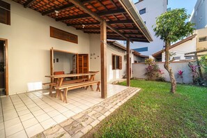 Villa | Buiten dineren