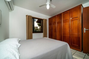 Villa | 3 bedrooms, free WiFi - 914B - Casa 3 dormitórios em Bombas SC (Bombinhas)