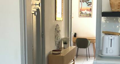 T2 Portissol, Idéalement Situé, Parking Privé, Port & Plage à Pieds