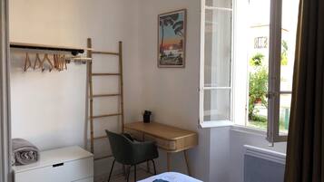 1 bedroom, free WiFi, bed sheets