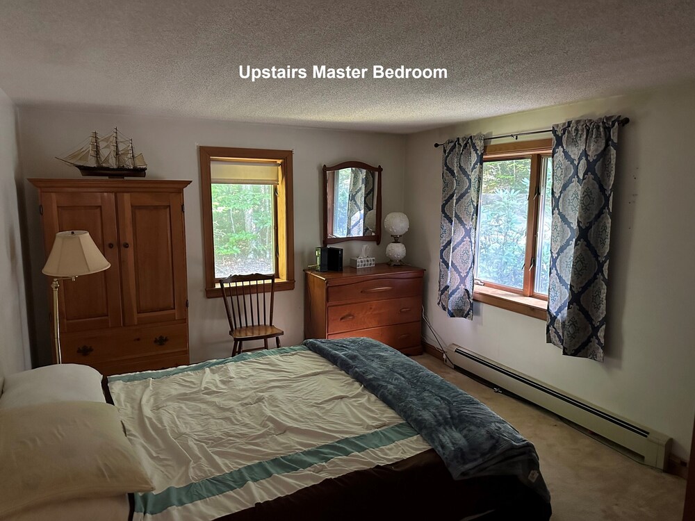 Lakefront Serenity on Pea Porridge Pond in New Hampshire White