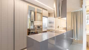 Estúdio design | Cozinha privada | Frigobar, micro-ondas, cooktop, torradeira