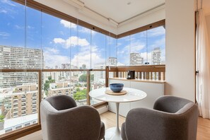 Estudi Club | Pati hawaià
