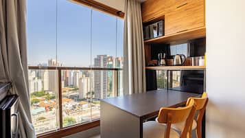 Estúdio real | Cozinha privada | Frigobar, micro-ondas, cooktop, torradeira
