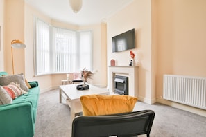 House | Living area | Flat-screen TV