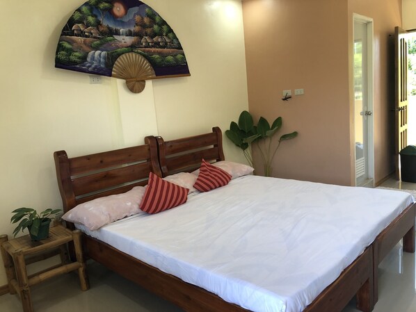 Dormitorio compartido básico, 2 habitaciones | Baño