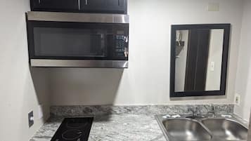 Studio Suite | Private kitchen