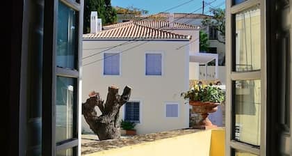 Villa Spetses 4BR downtown