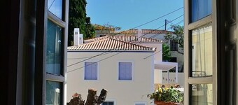Villa Spetses 4BR downtown close to Agios Mamas Beach