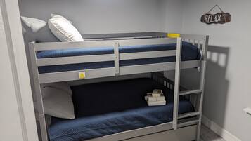 5 bedrooms, iron/ironing board, free WiFi, bed sheets