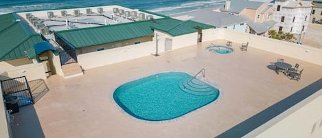 室外泳池