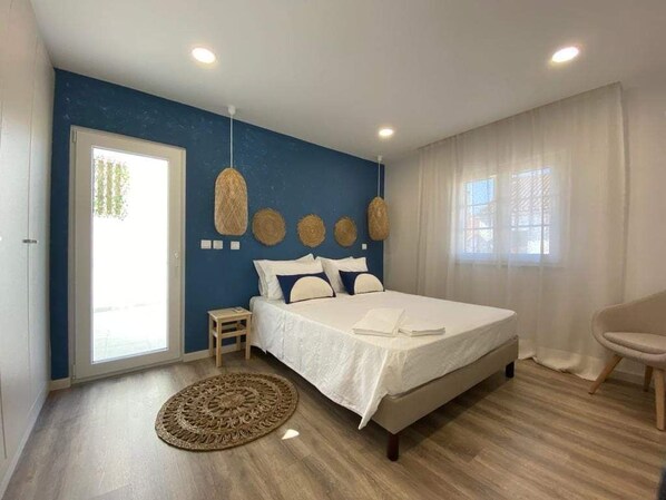 4 chambres, fer et planche à repasser, lit de bébé portatif, Wi-Fi