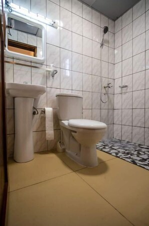 Shower, hair dryer, towels, soap - Nid Douillet , Wifi , Netflix , Youtube Gratuit (Douala)