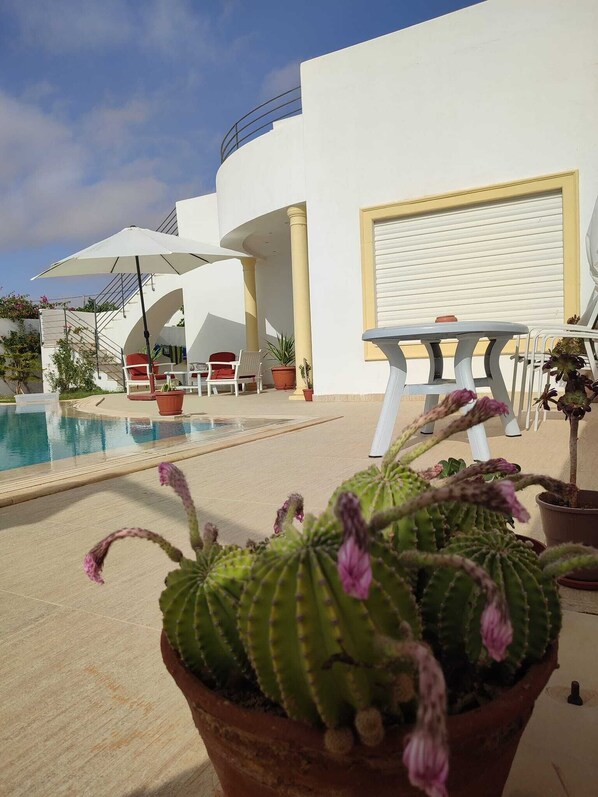 Outdoor dining - Chambre Namasté, Calme et Confortable (Djerba Midun)