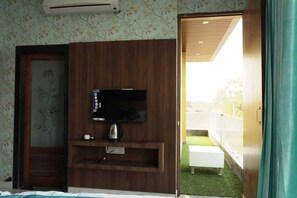 4 bedrooms, WiFi - Heaven Pool Villa Udaipur (udaipur)