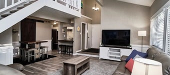 Holiday-Ready 3BR and 2BA sleeps 9 in Fishers