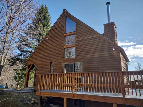 Ultimate On-Mountain Ski House! Private 3 Bedroom + Loft, 200' from Trail, Sauna