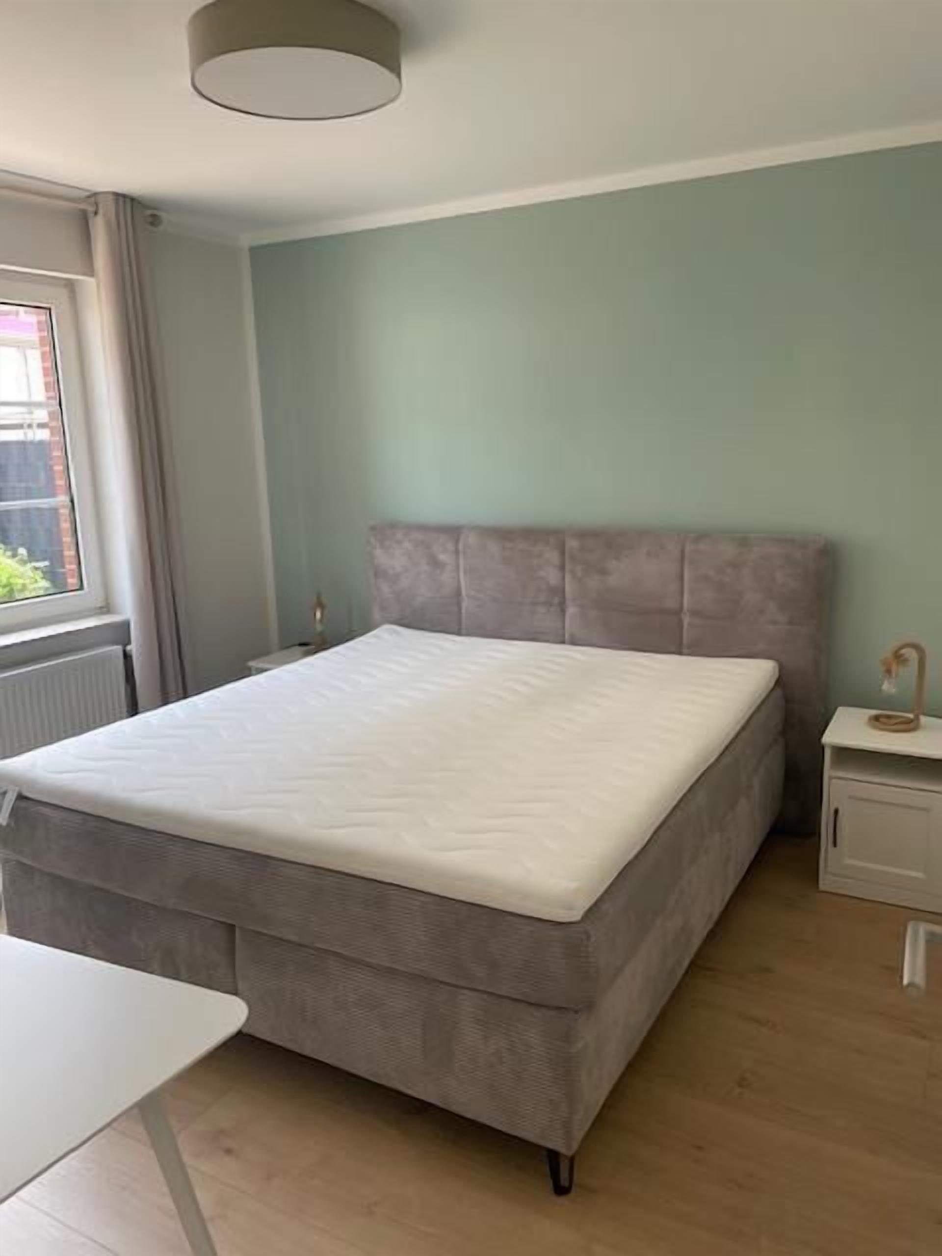 1 habitación, tabla de planchar con plancha, wifi gratis y ropa de cama 