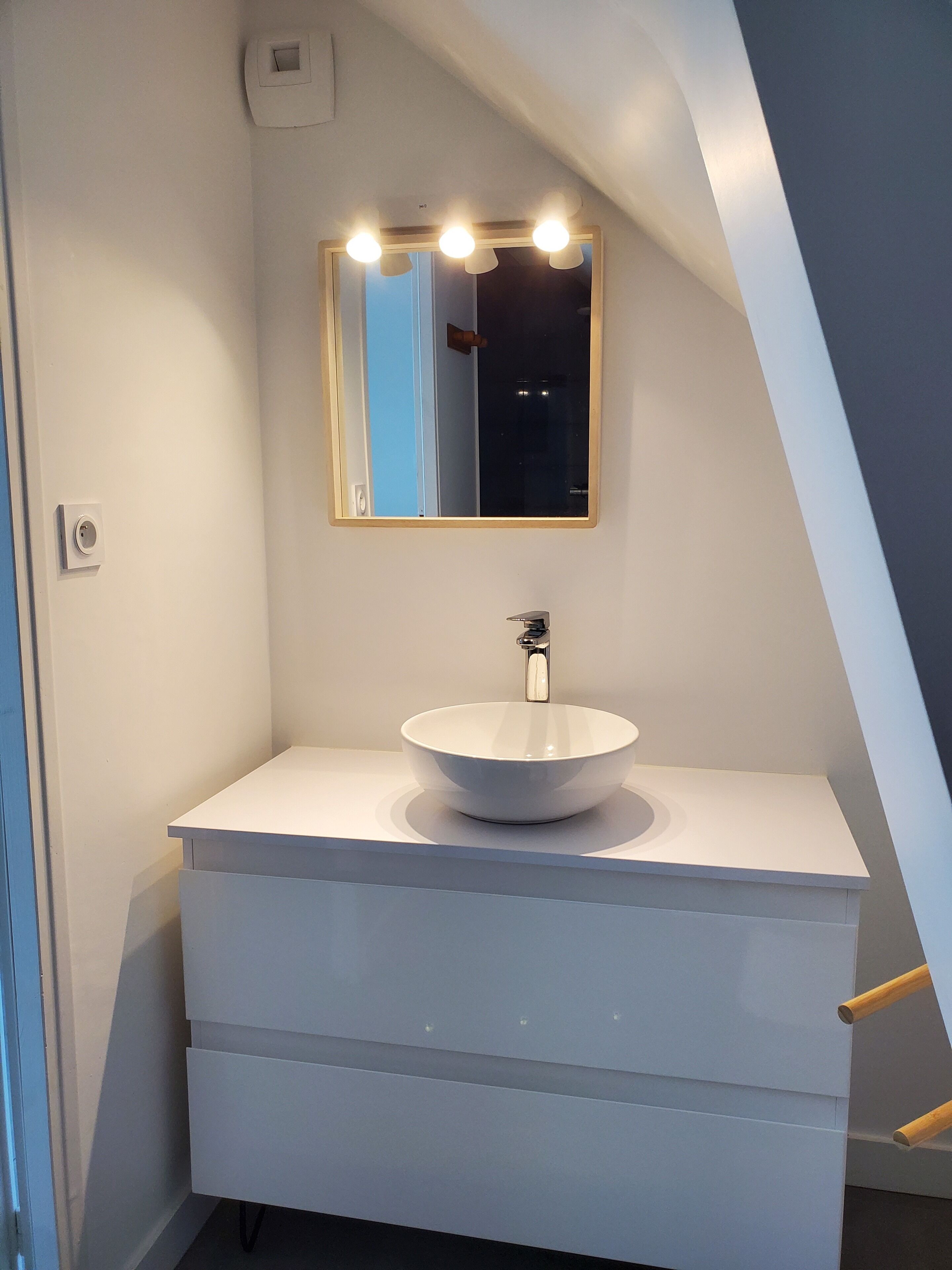 提供毛巾、廁紙