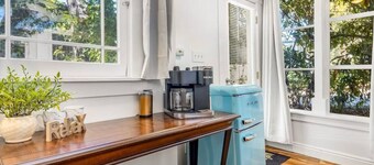 Driftwood Club - Jennifer`s Room (Dog Friendly)