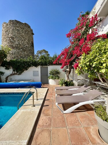 58 -Villa, private swimming pool, close to the sea