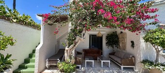 58 -Villa, private swimming pool, close to the sea