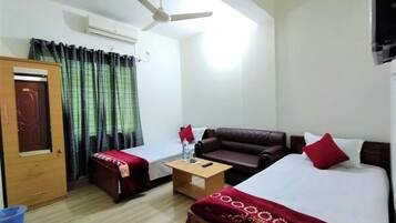 Royal Triple Room | 1 bedroom, individually decorated, individually furnished, desk