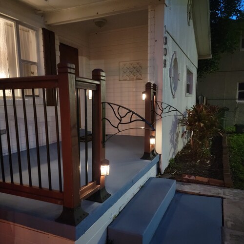 Driftwood Daytona- Spacious 3 Bedroom Old Florida Charmer 10 min from Everything