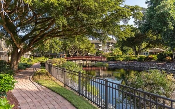 Property grounds - 1 Mile From The Beach! Lovely 2 Bedroom Condo in Beautiful Resort Setting. (Naples)