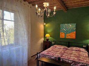 4 bedrooms, in-room safe, free WiFi, bed sheets