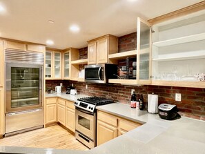 Fridge, microwave, oven, dishwasher - 20% OFF / Luxury Stay w/ Pool, Jacuzzi & PS5 (Chino)