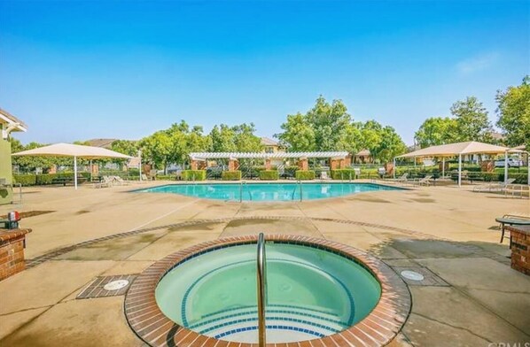 Outdoor pool, a heated pool - 20% OFF / Luxury Stay w/ Pool, Jacuzzi & PS5 (Chino)