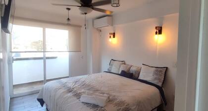 Costeñita Loft ¡En el Centro de Zihuatanejo! A una Cuadra de la Playa Principal!