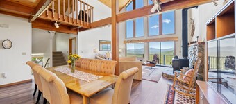 Cozy Truckee Ski Chalet with Awesome Views for 2023-24 Ski Lease