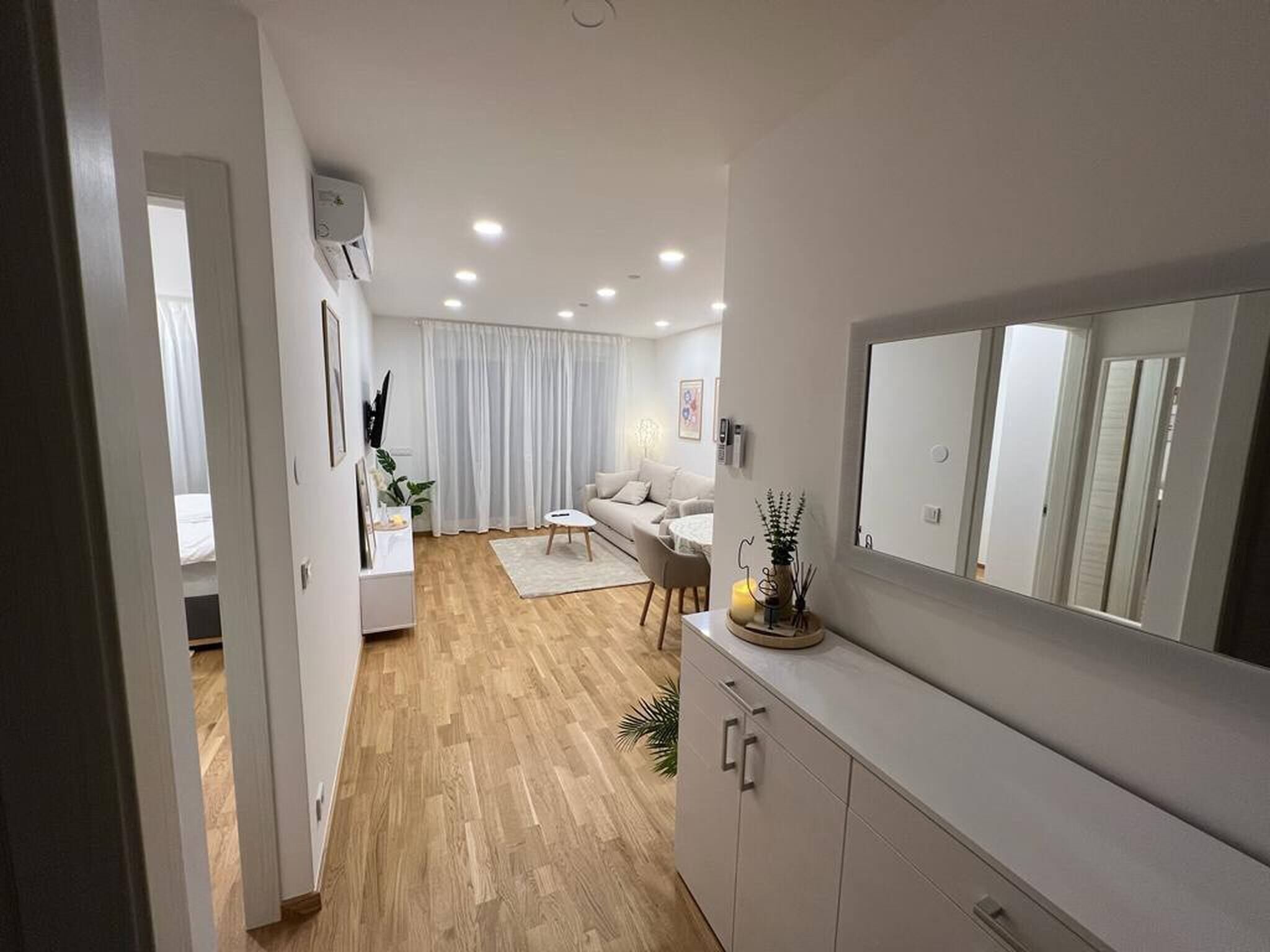 Apartment, 1 Bedroom, Balcony, City View | Living room