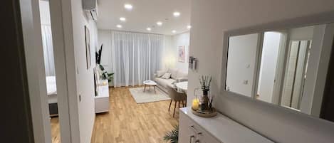 Apartment, 1 Bedroom, Balcony, City View | Living room