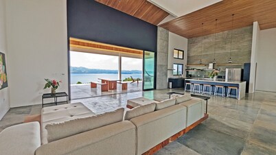 Ave Paraiso - Quiet lake house with epic view
