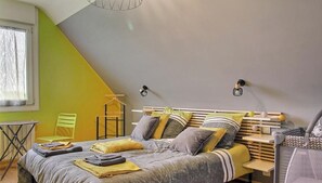 4 soverom, strykejern/-brett, reiseseng for barn og wi-fi (inkludert)