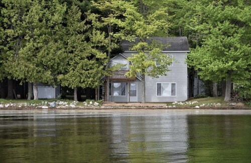 Lake life at its finest with nearby outdoor adventures! Hunters and ORV welcome!