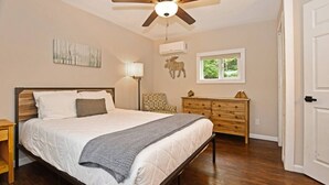 Unclassified image, 4 of 24, button - Walk to Beach - Pet friendly Cabin w/ Workspace (Lake George)