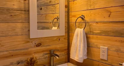 Tiny House Oasis: Nature Escape